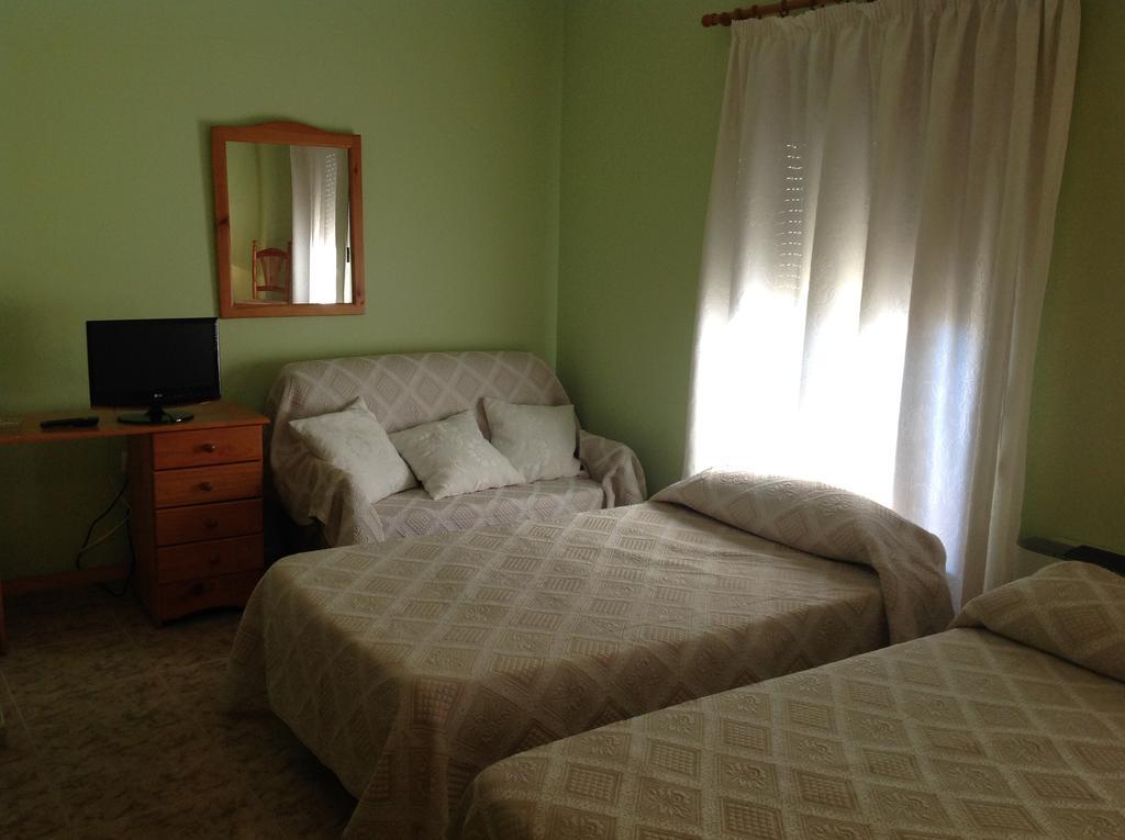 Hostal Julio トルヒーリョ 部屋 写真