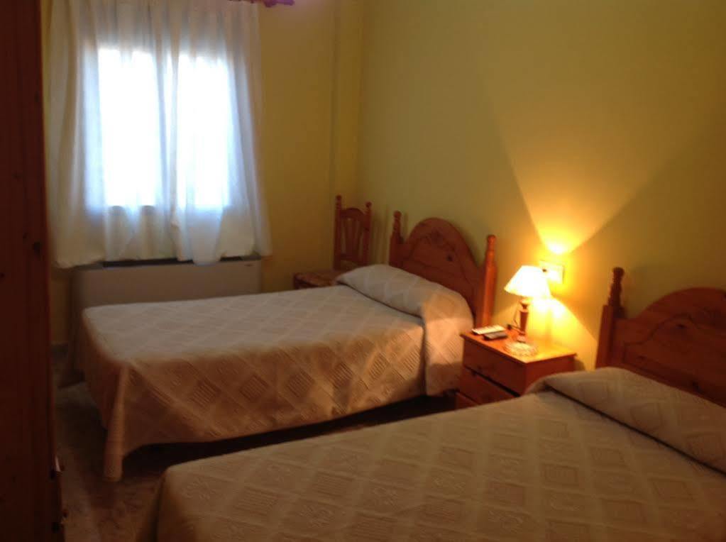 Hostal Julio トルヒーリョ エクステリア 写真