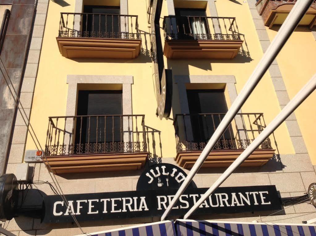 Hostal Julio トルヒーリョ エクステリア 写真