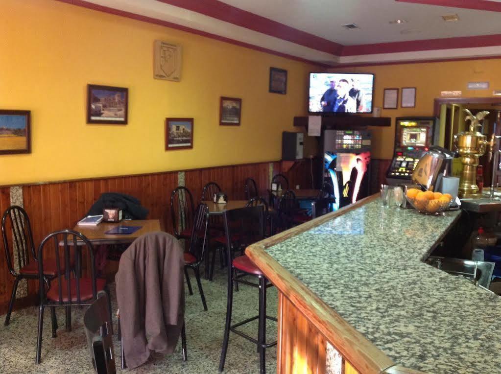 Hostal Julio トルヒーリョ エクステリア 写真